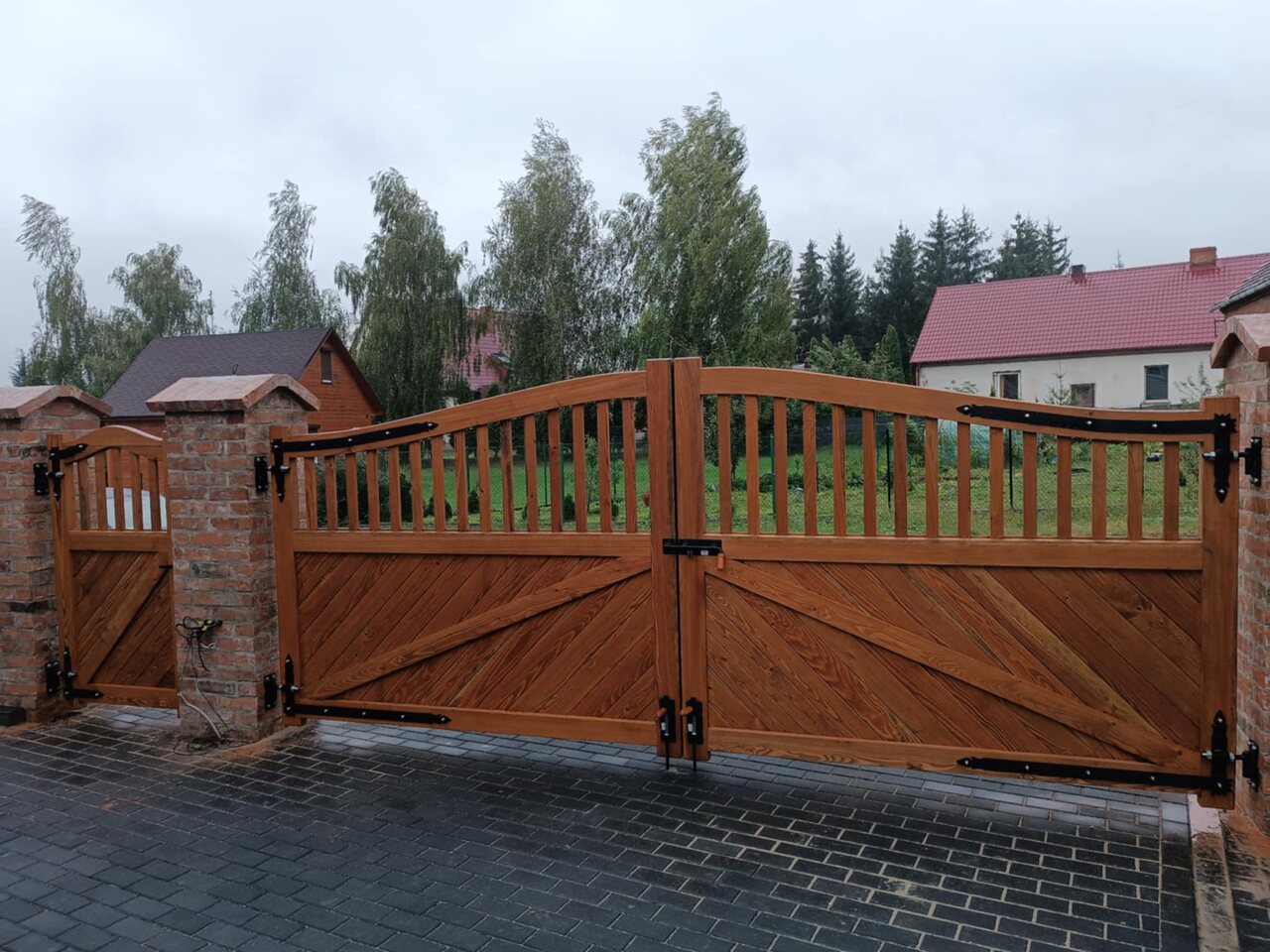 brama wjazdowa z furtką